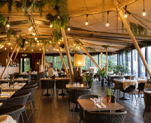 The Lakes Bar and Kitchen