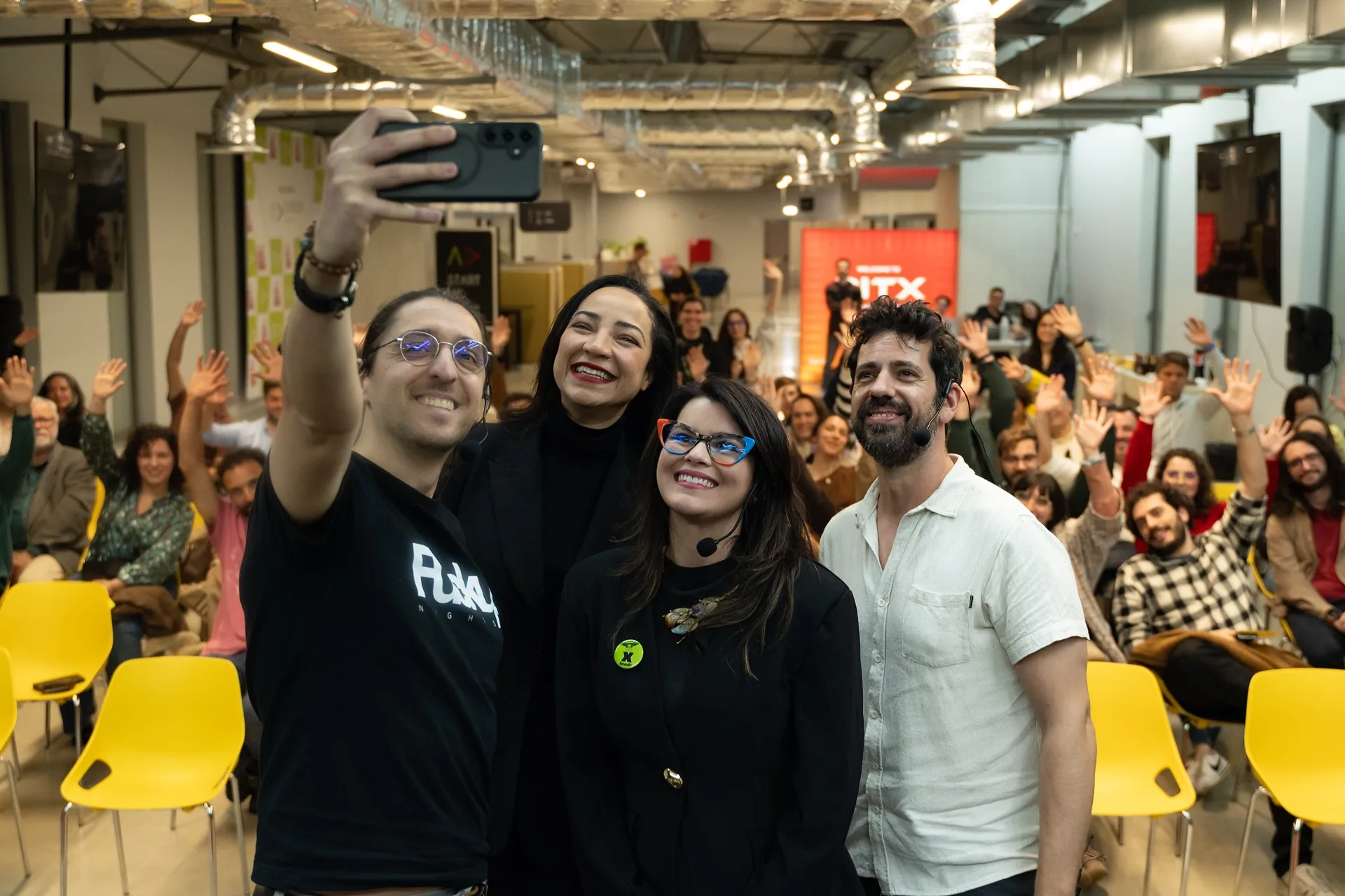 https://productosdigitales.fuckupnights.com/wp-content/uploads/2025/09/Foto-51.jpg_compressed-jpeg.webp