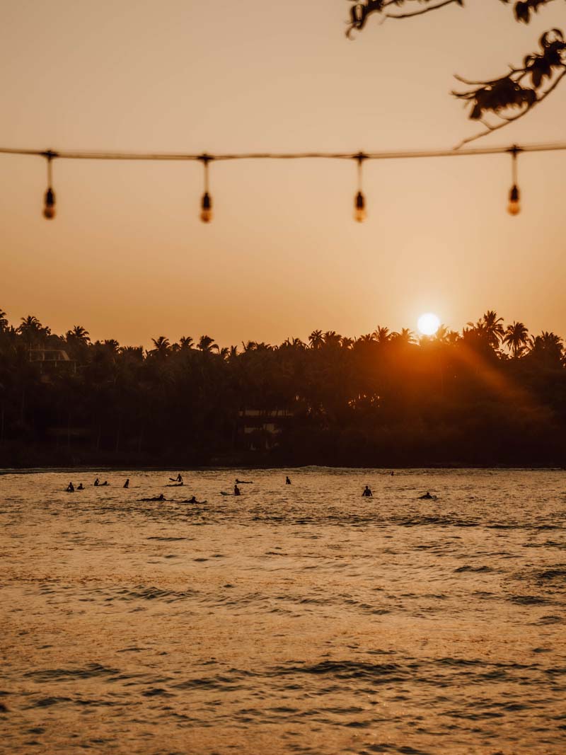Group Surf Classes - Sri Lanka > Play > Surf