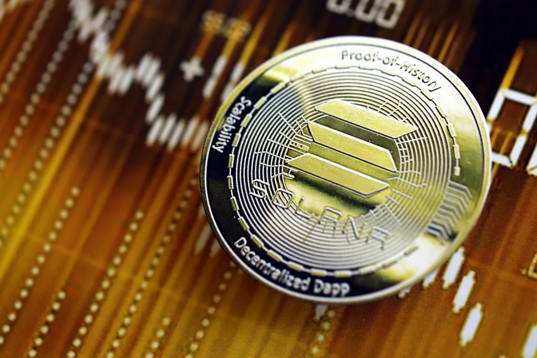 Solana ETF Hopefuls Face New SEC Deadline Amid Rising Market Interest