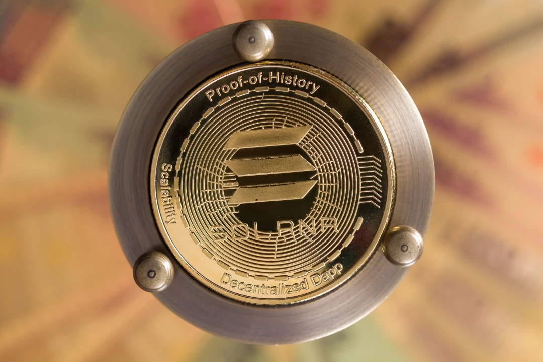 VanEck Updates Solana Staking ETF Filing with 0.30% Fee as Market Eyes Key $185 Support