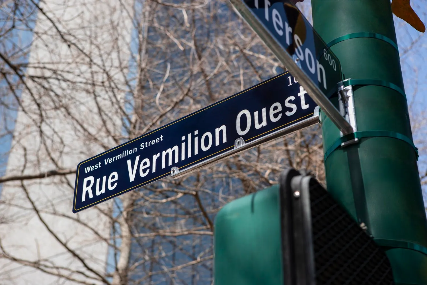 lafayette wayfinding french english street sign
