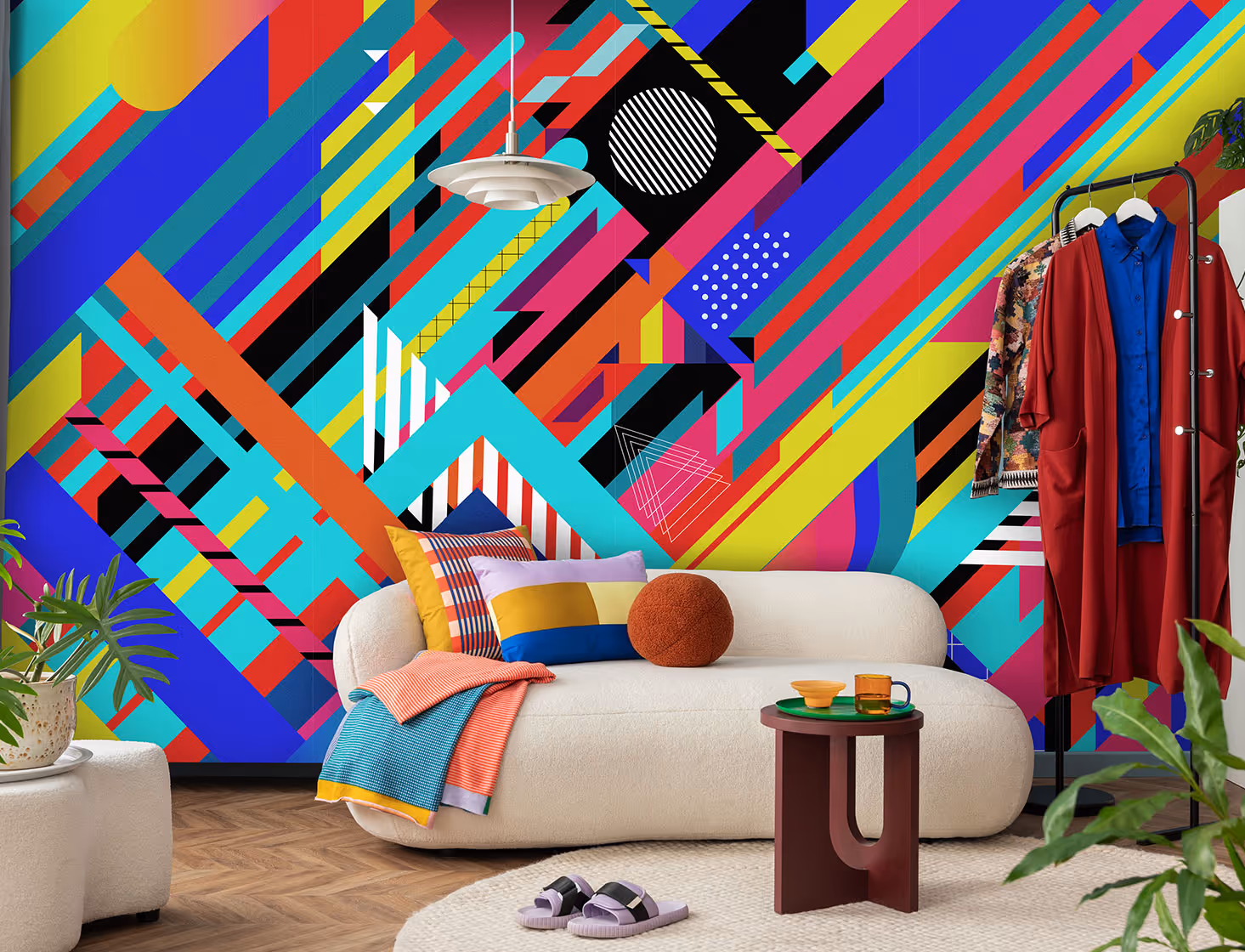 Latex wallpaper in a room