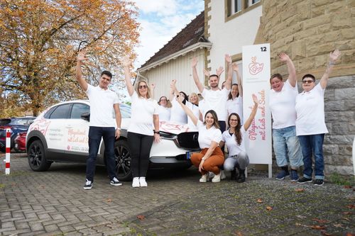 teamfoto vom pflegedienst mit leib und seele