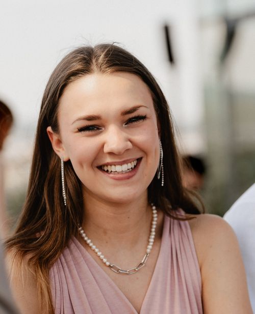 Vanaya - Vanessa Weissensteiner SInger/Songwriterin aus Niederösterreich