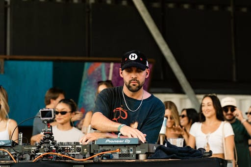 How to Start a Music Career and Build Your Fanbase as a New Artist