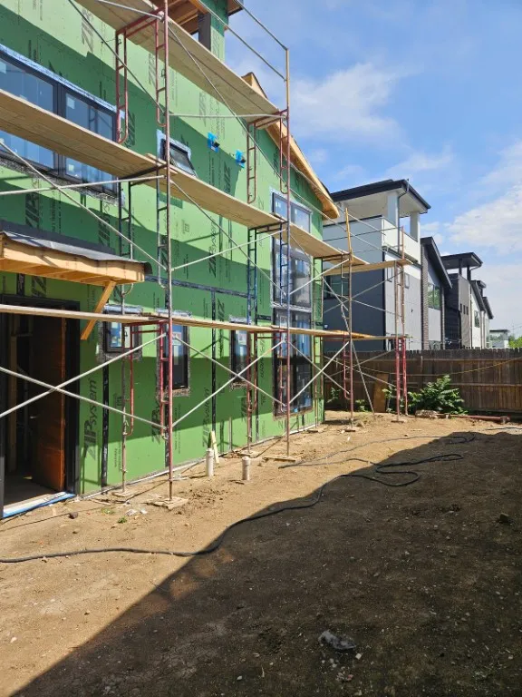 981/983 Tennyson Duplexes