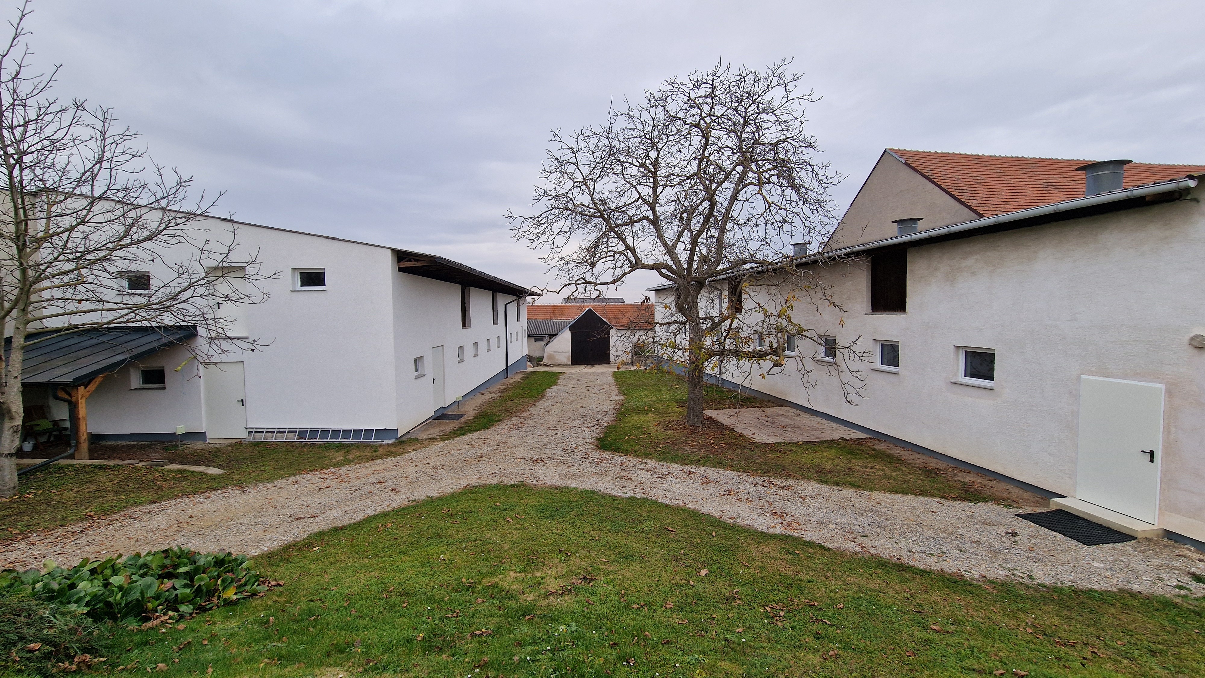 NEU SANIERTE LAGERRÄUME – 226 m² IN PETRONELL-CARNUNTUM