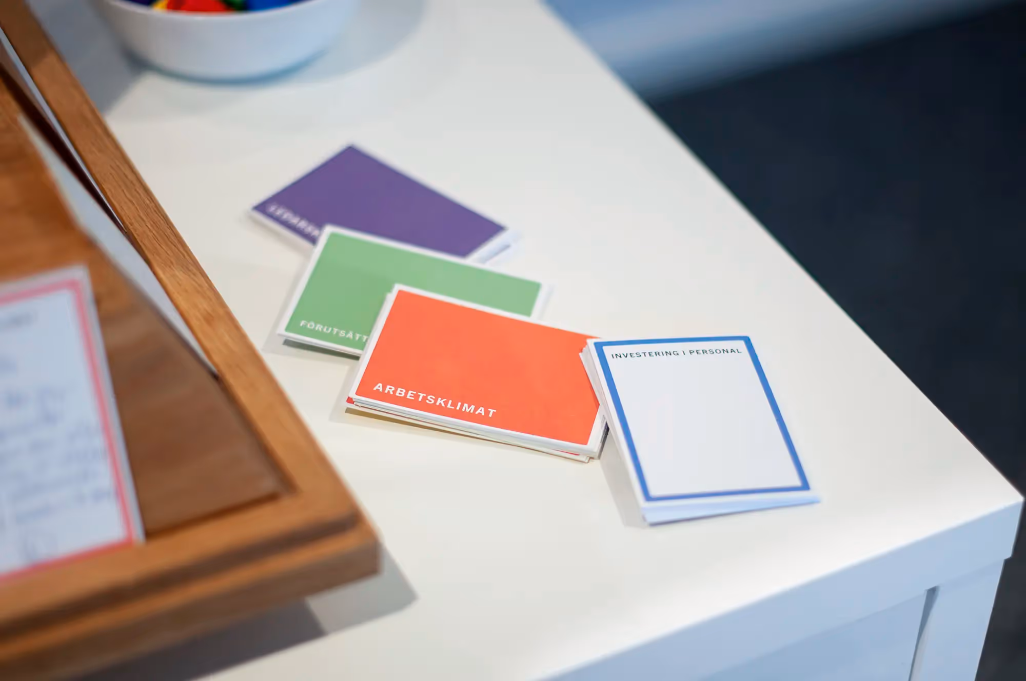 Cards with different goals and colors