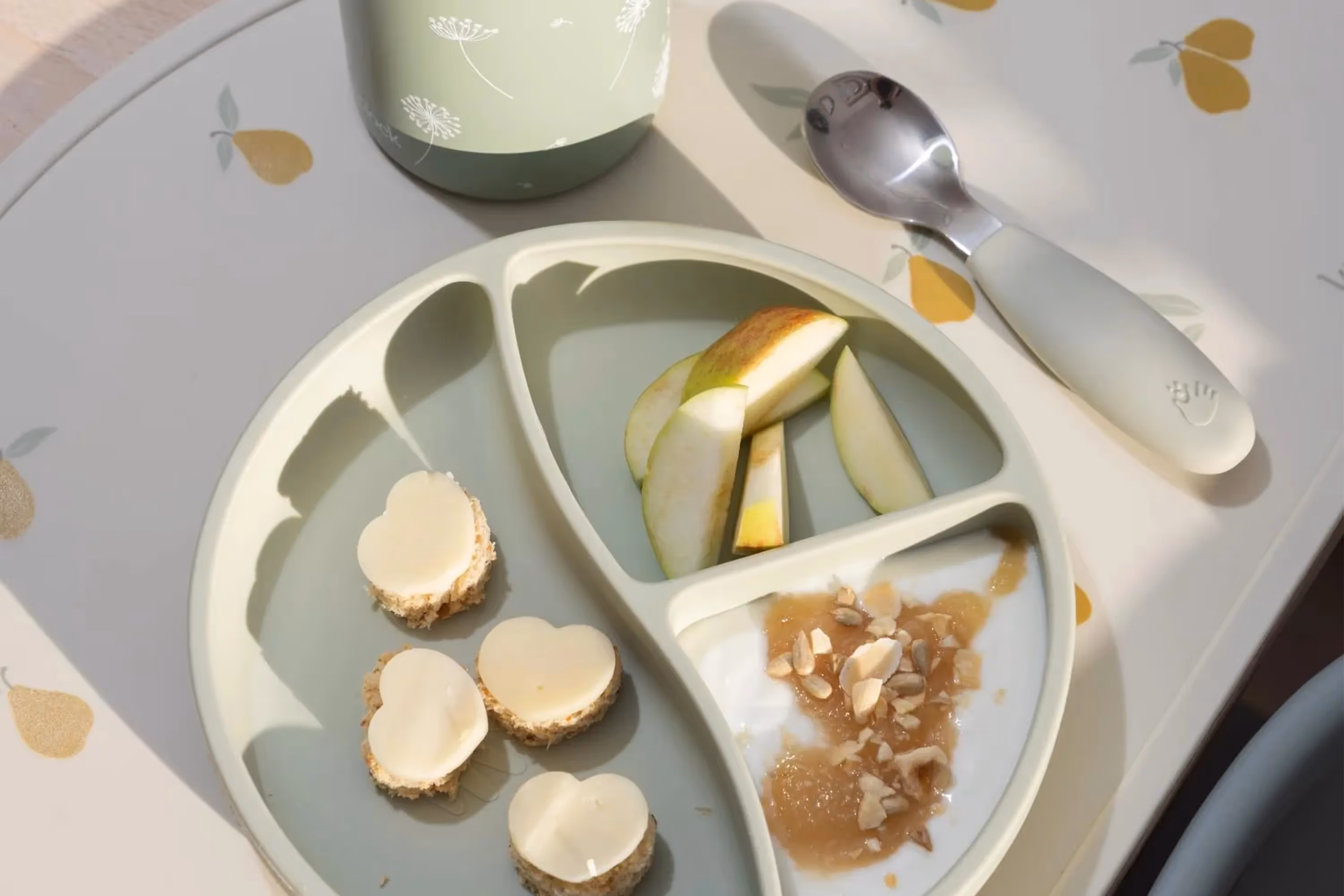Knatteplock plate with food