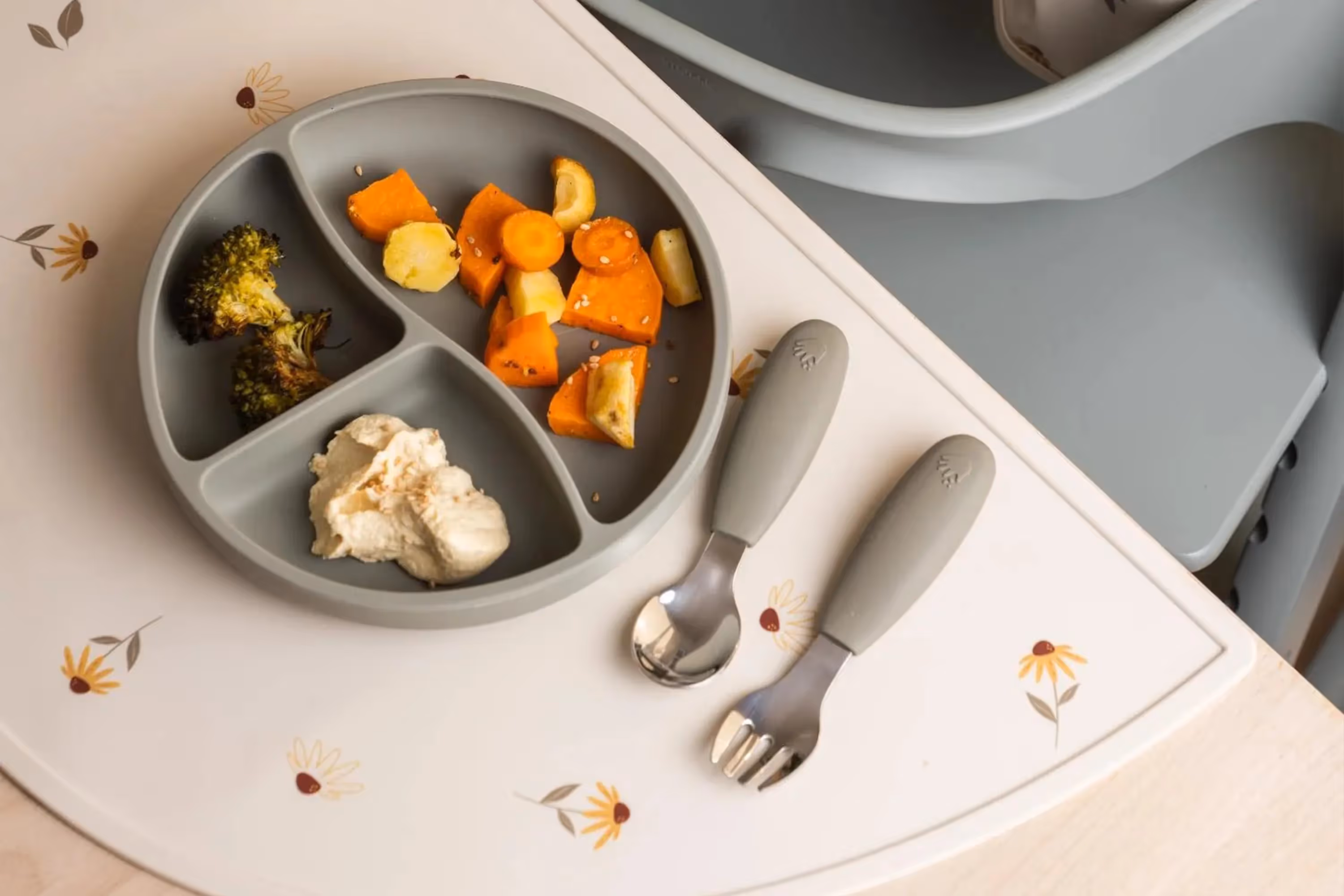Knatteplock plate with food
