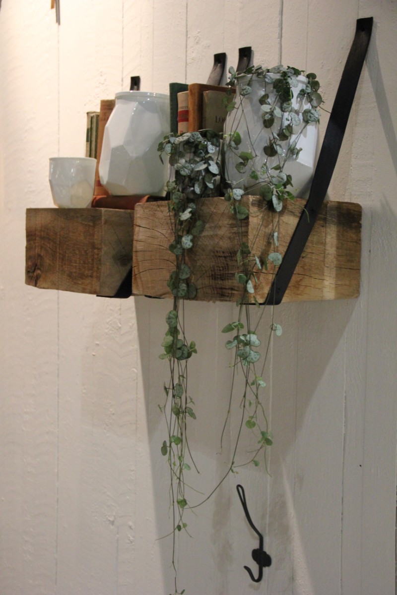 oak shelf wbelts black