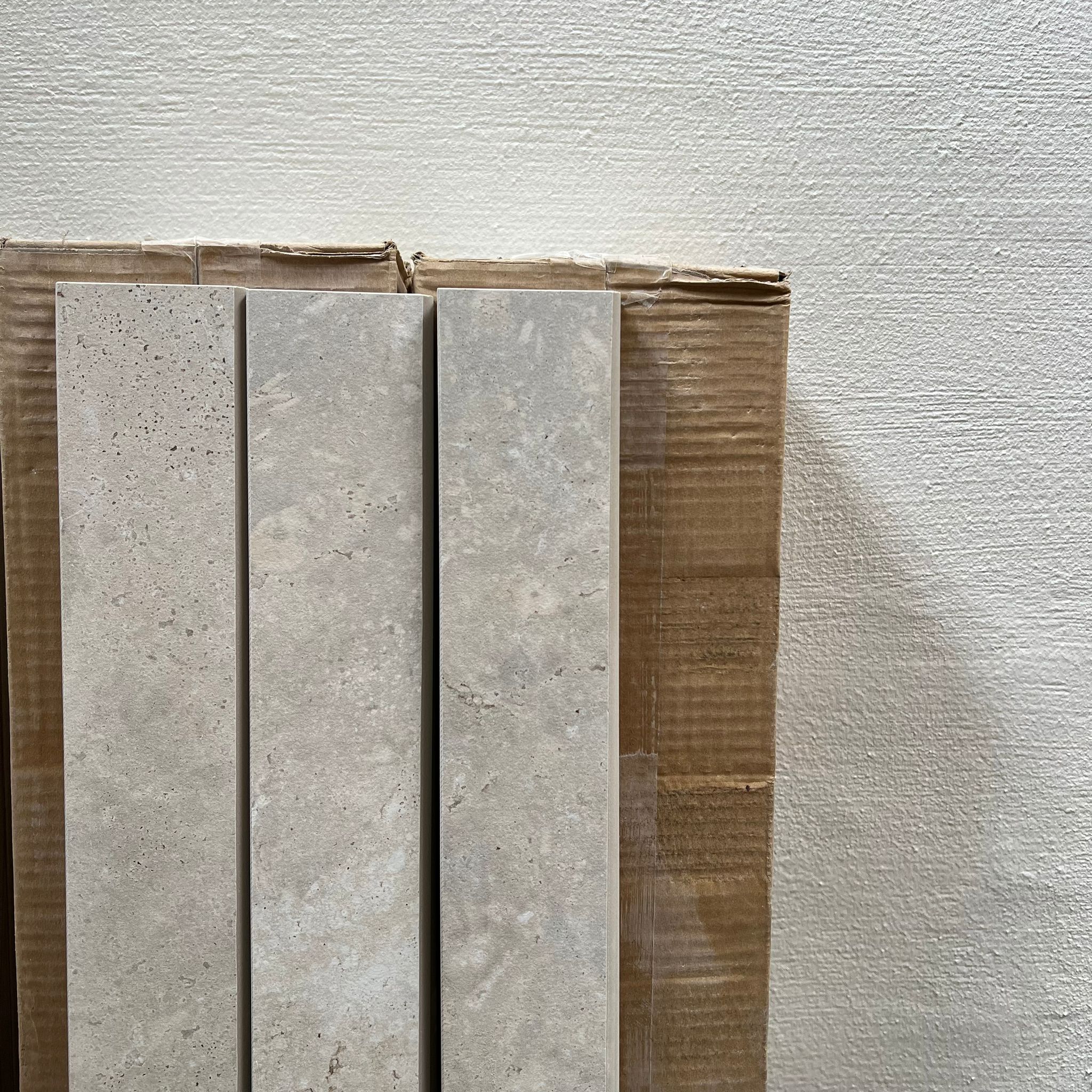 lot keramische plinten travertin