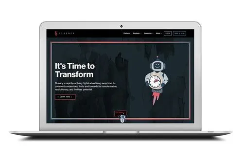 ウェブサイトが表示されたノートパソコン
