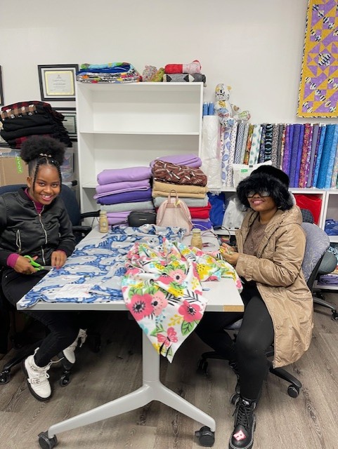 au pairs making quilts for kids