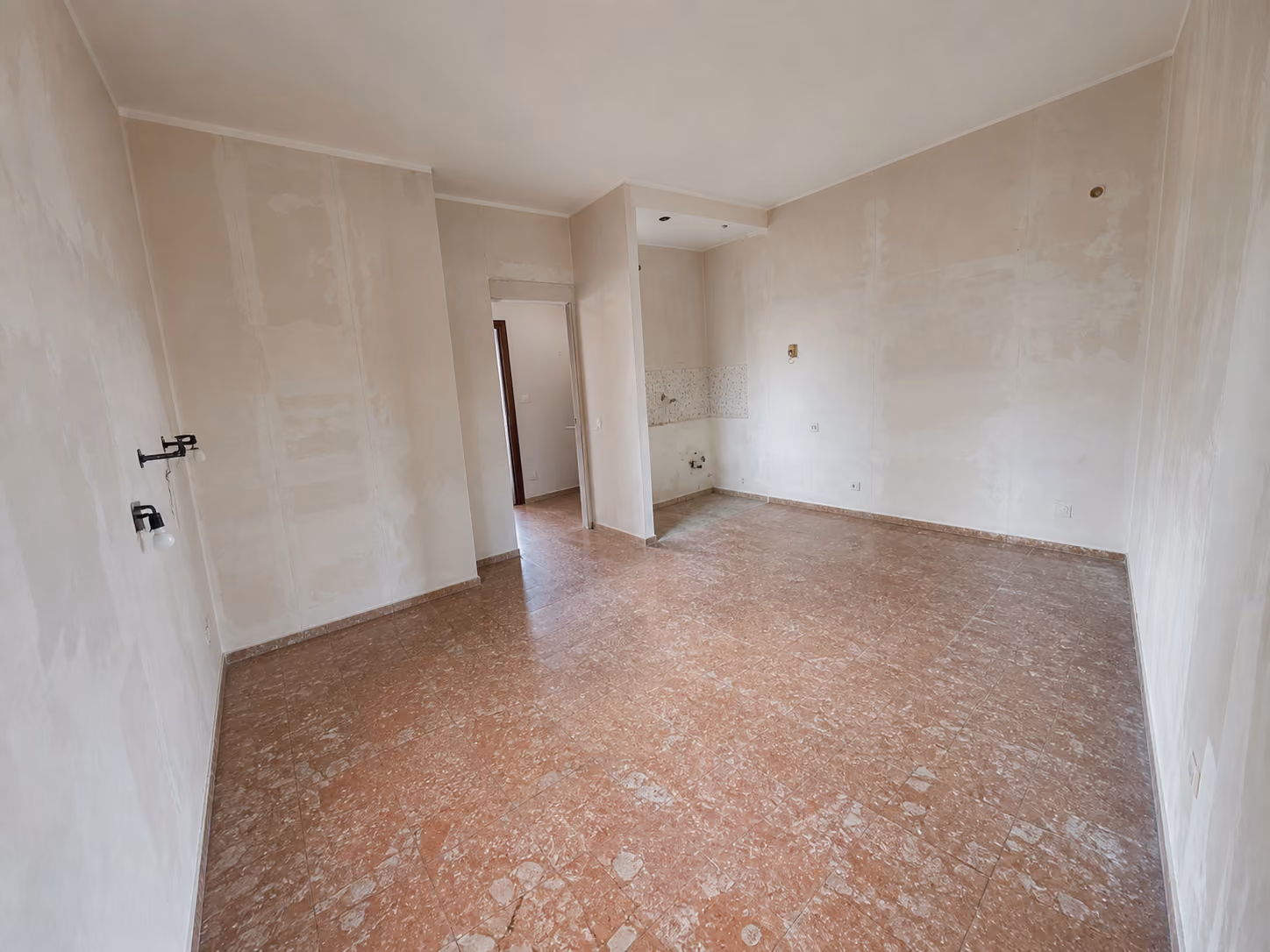 Salotto prima della ristrutturazione