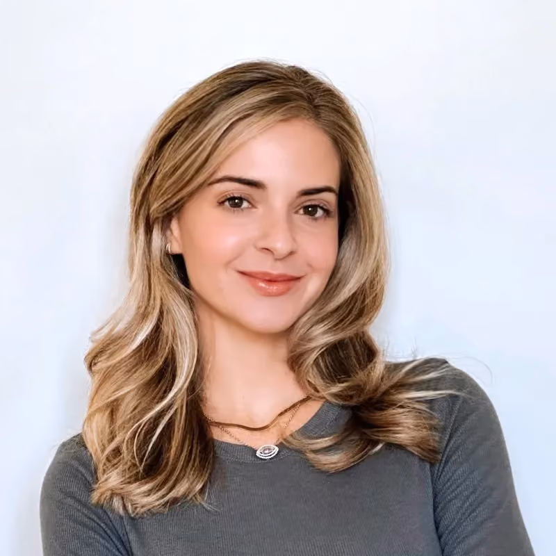 mirella crespi headshot

