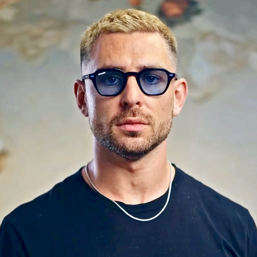 zach murray headshot