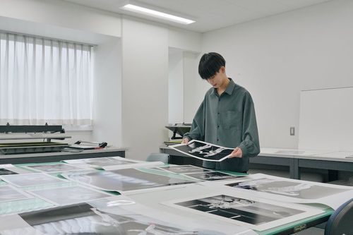 GRIP(日本大学芸術学部写真学科学生選抜展)の準備をする様子