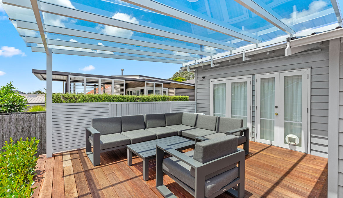 Point Chevalier entertaining area