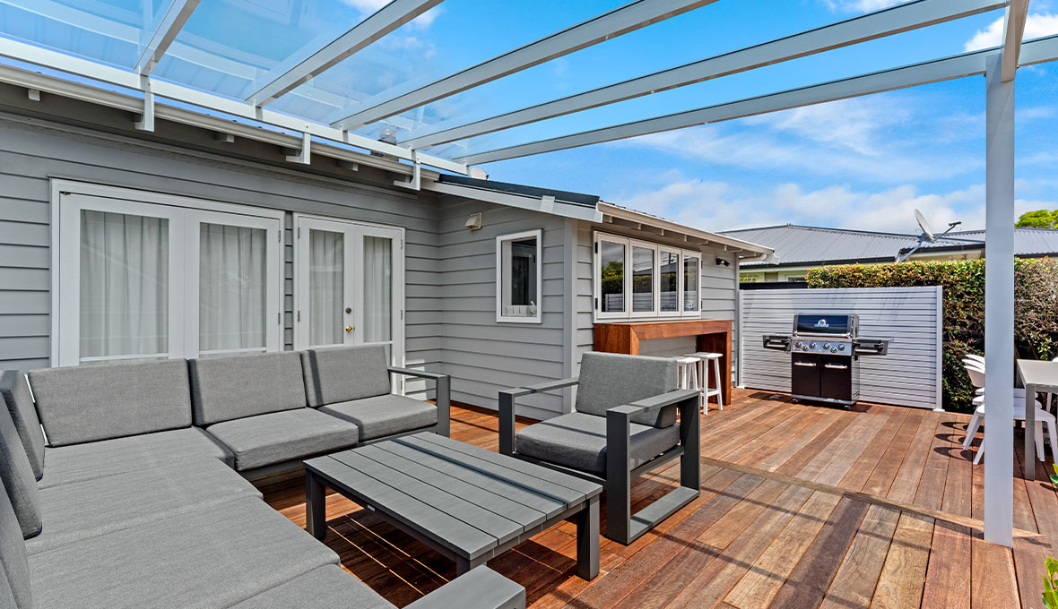 Point Chevalier clear pergola