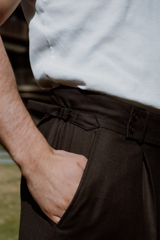 Bruine broek met buckle belt