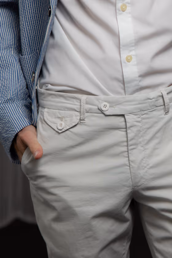 grijze chino