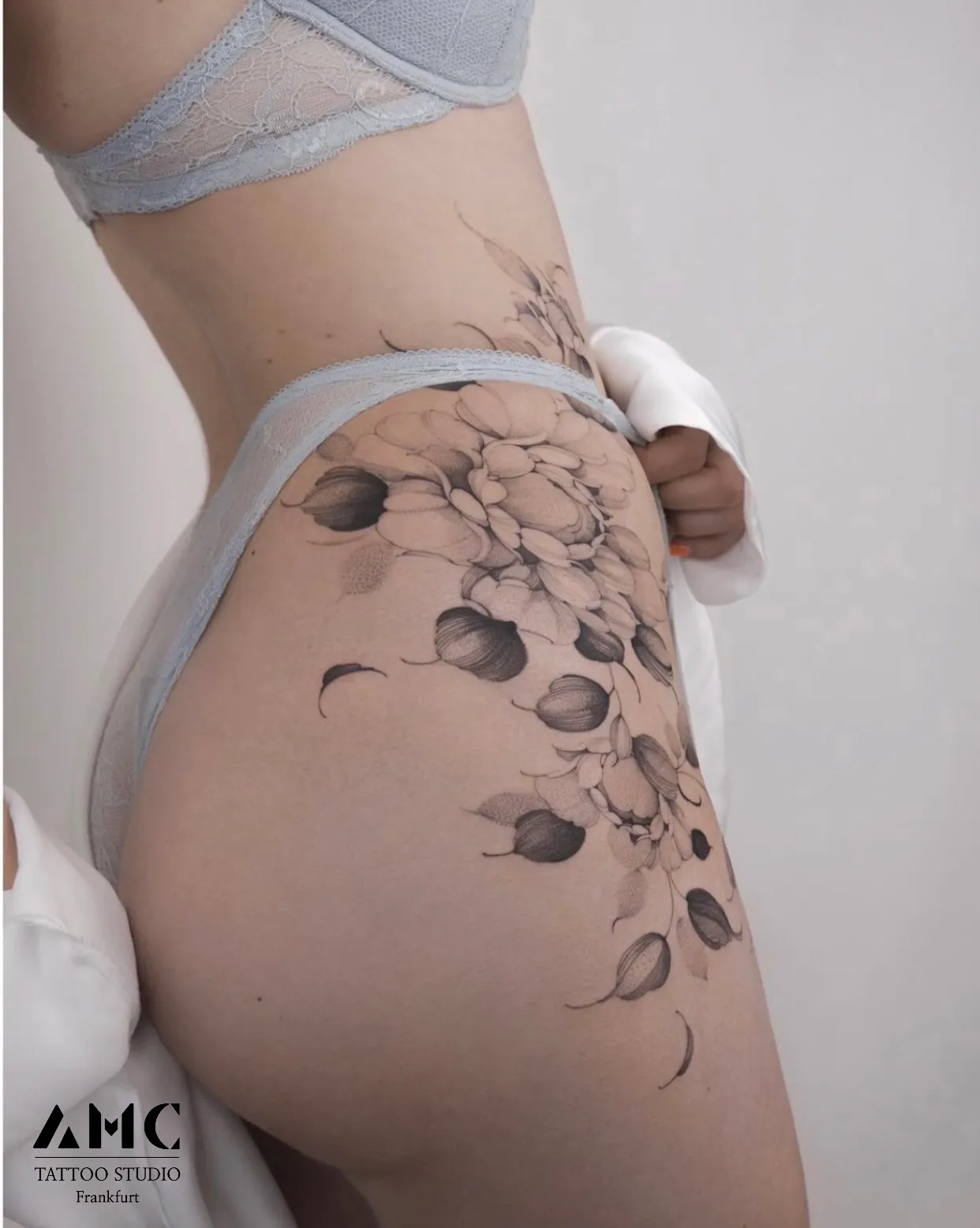 Fineline Tattoo von AMC Tattoo Studio in Frankfurt