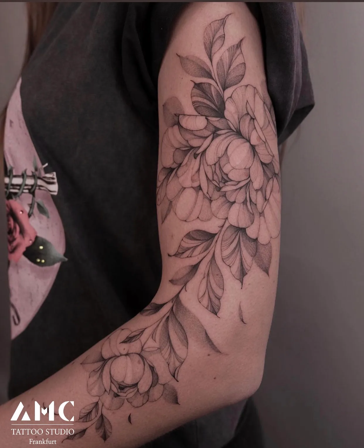 Fineline Tattoo von AMC Tattoo Studio in Frankfurt