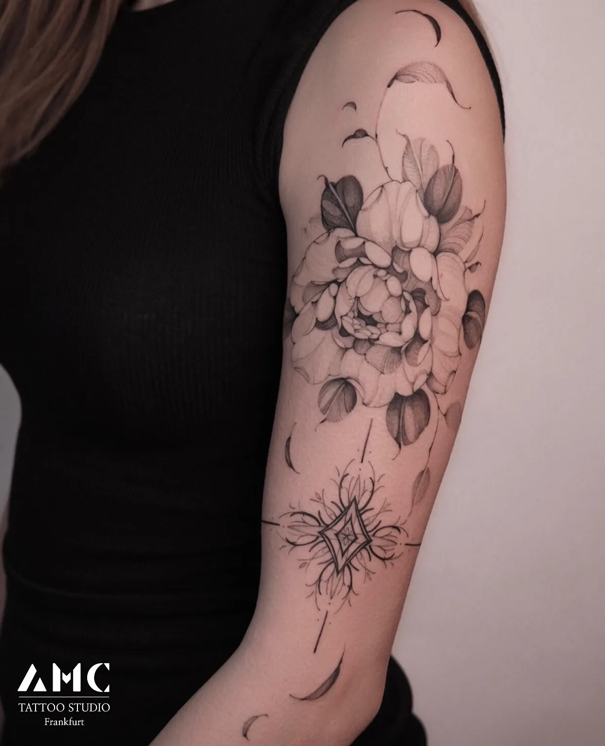 Fineline Tattoo von AMC Tattoo Studio in Frankfurt
