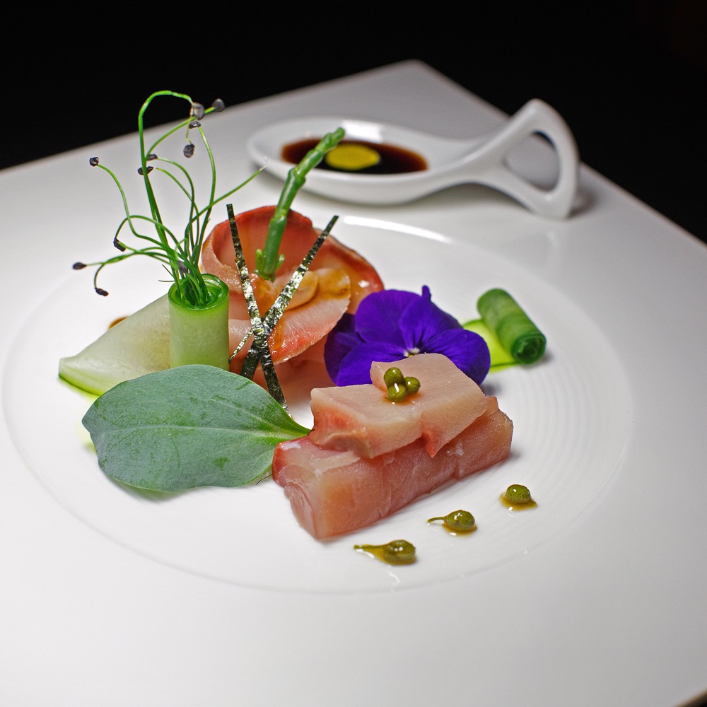 https://www.cremeguides.com/wp-content/uploads/2015/03/shiki-japanisches-restaurant-bar-wien-2.jpg