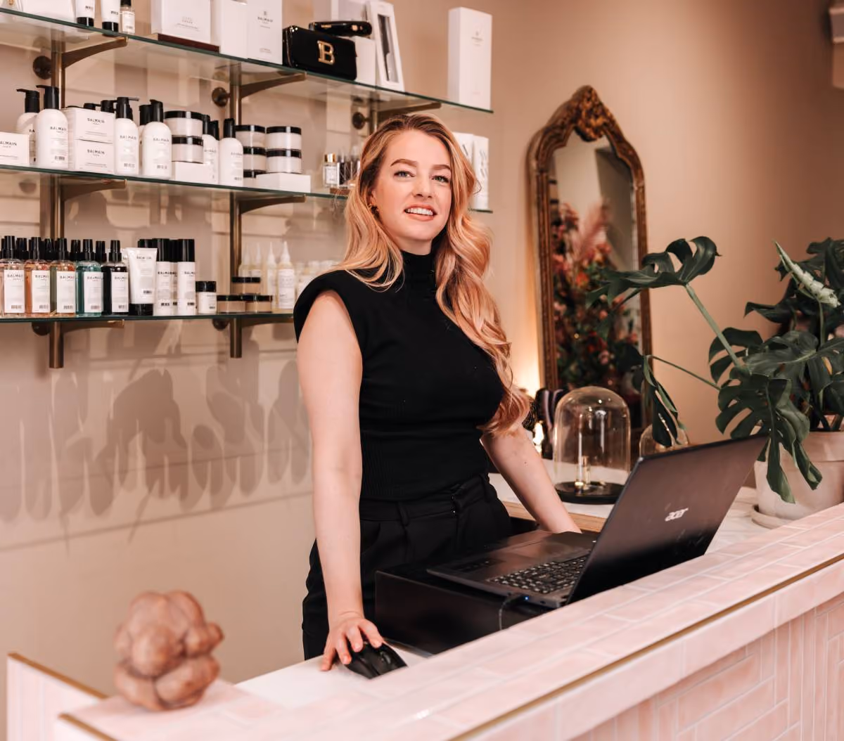 Hair extensions bij LASCORPIA in Overveen