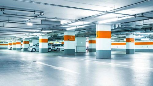 Das Parkhaus in der Nähe des Fitnessstudios in der Köllner Innenstadt.