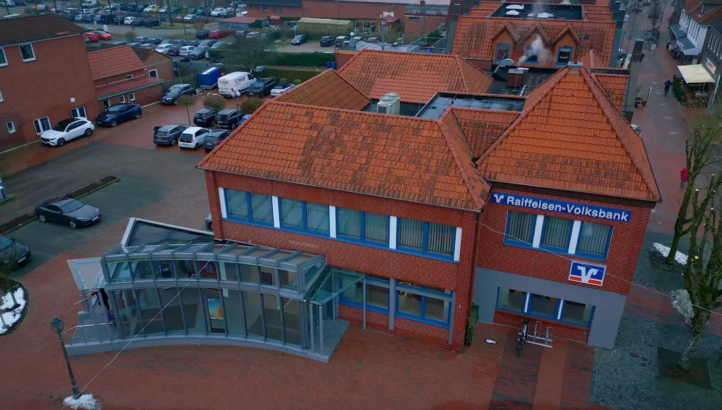 Raiffeisen-Volksbank eG macht Desk Sharing standortübergreifend zum Erfolgsmodell