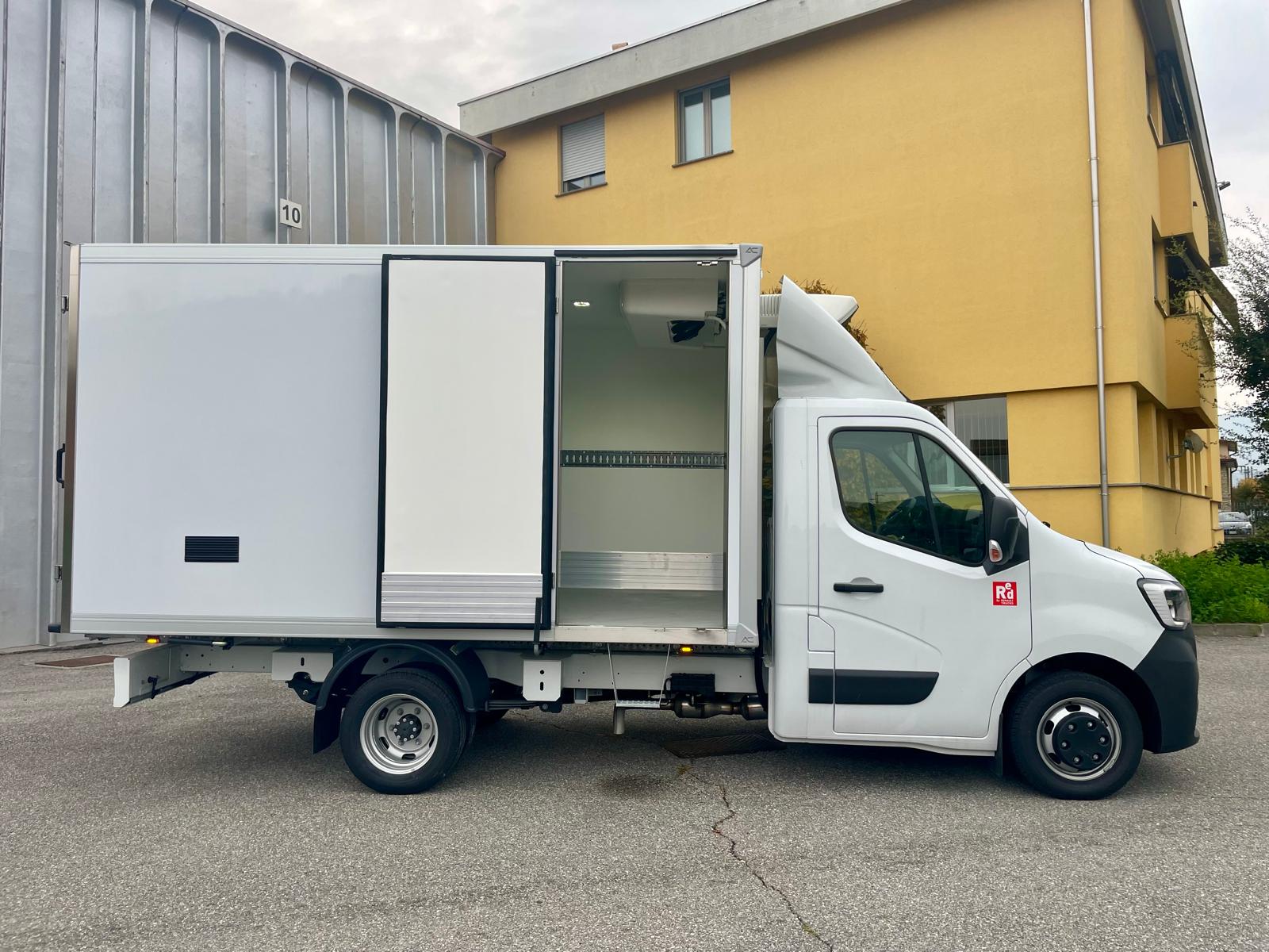 nuovo furgone isotermico frigo 7 epal Renault Master