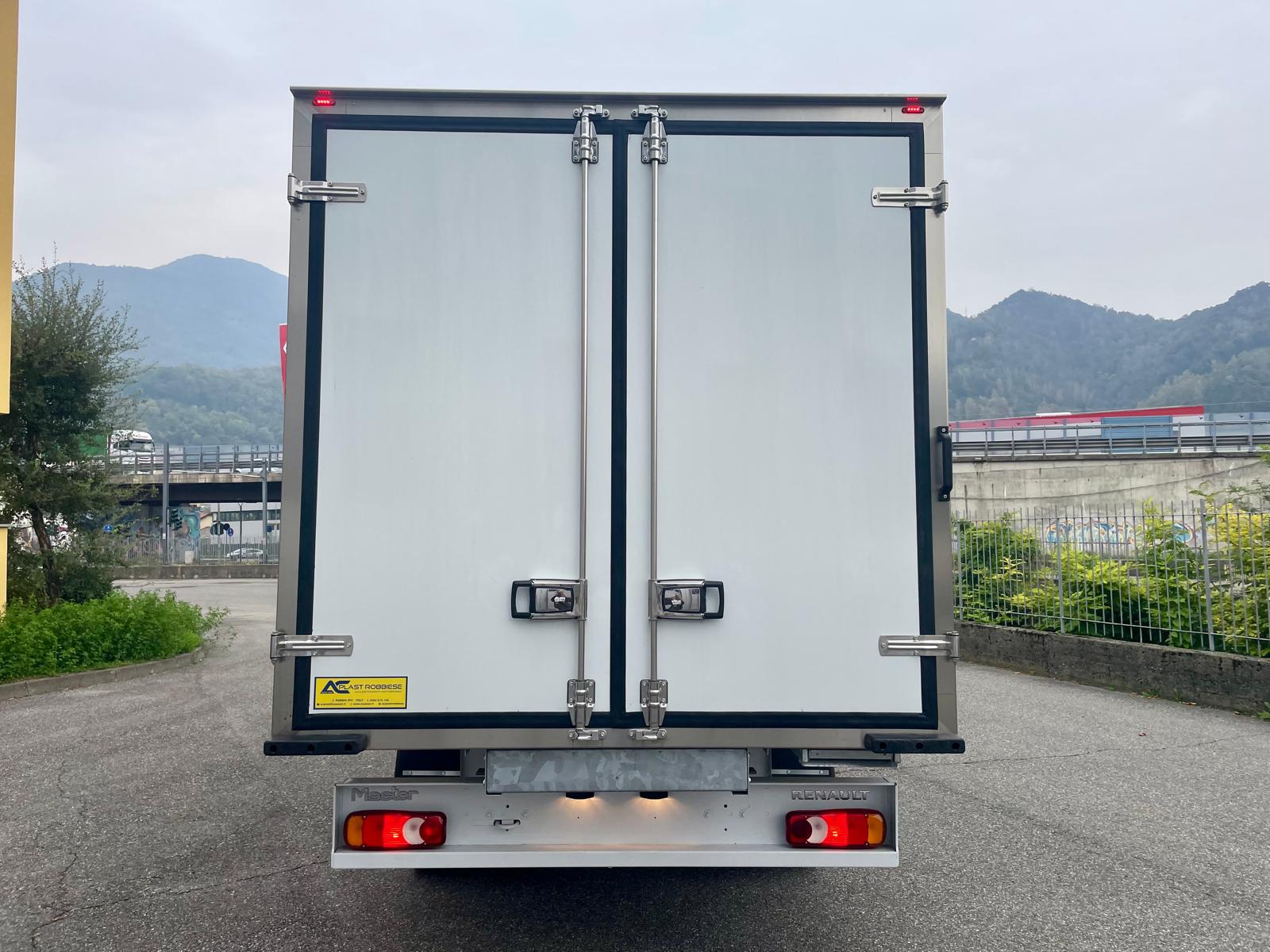 nuovo furgone isotermico frigo 7 epal Renault Master