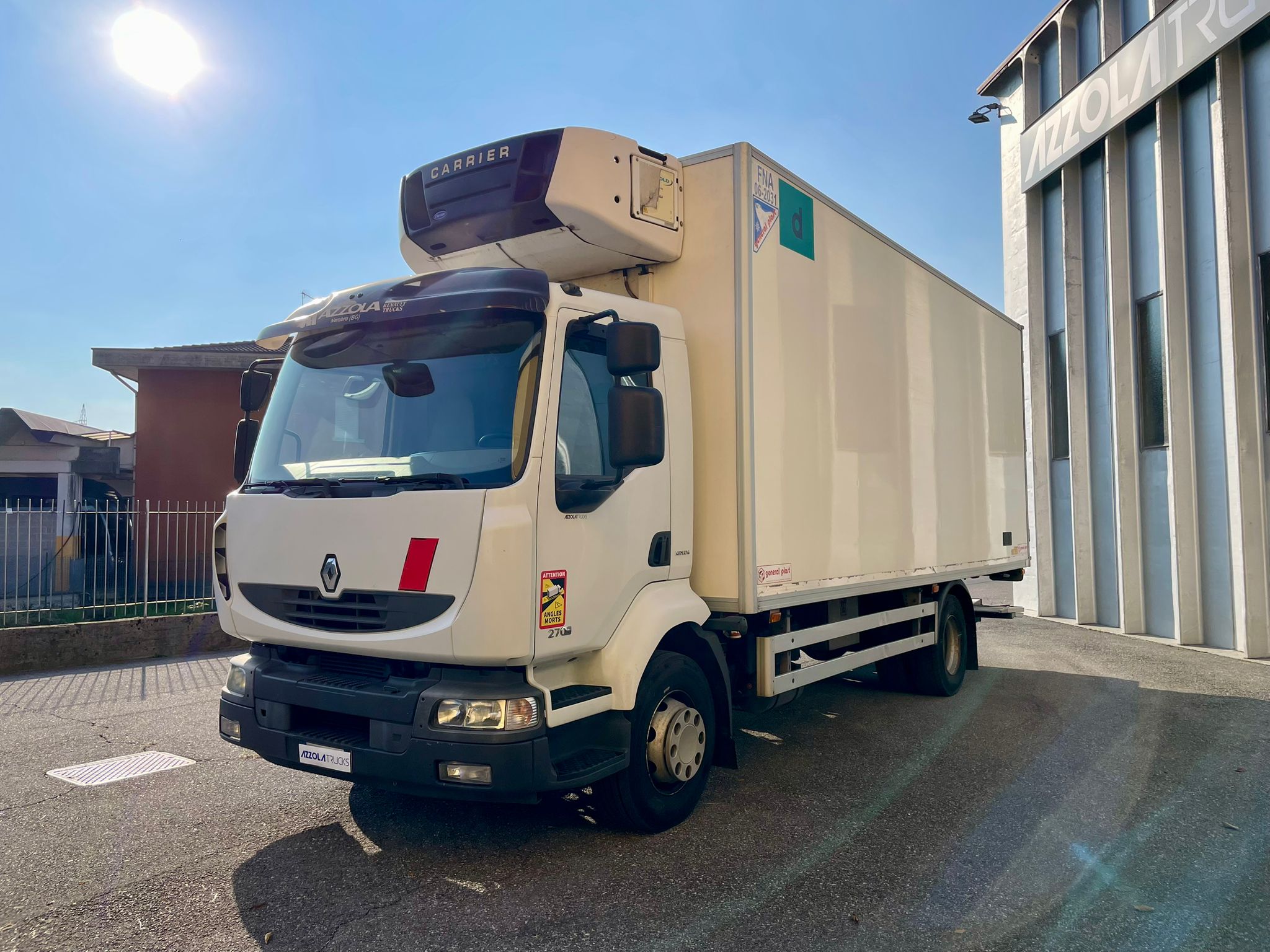 renault midlum isotermico frigo 15 epal motrice 2 assi usata anno 2010