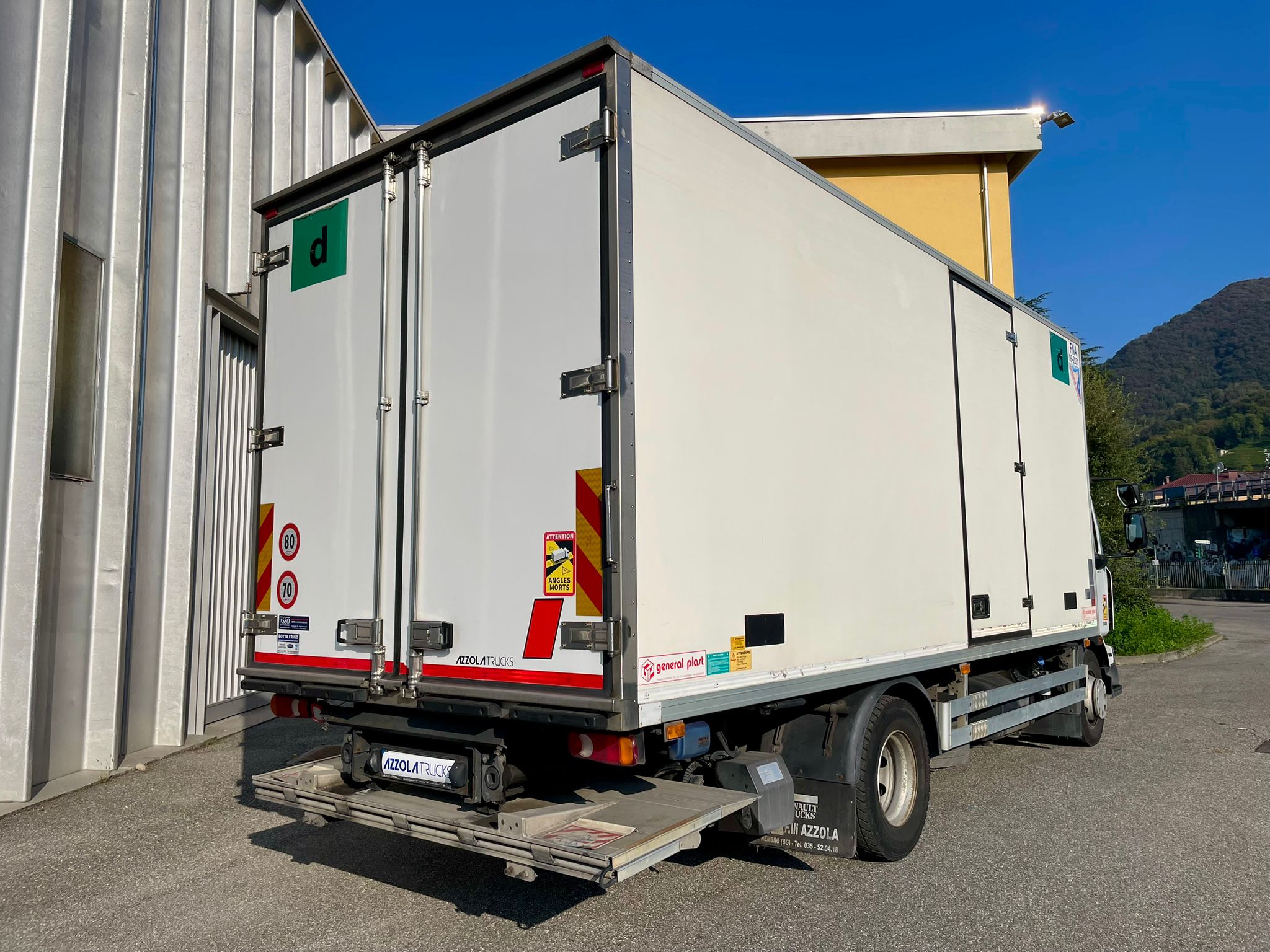 renault midlum isotermico frigo 15 epal motrice 2 assi usata anno 2010