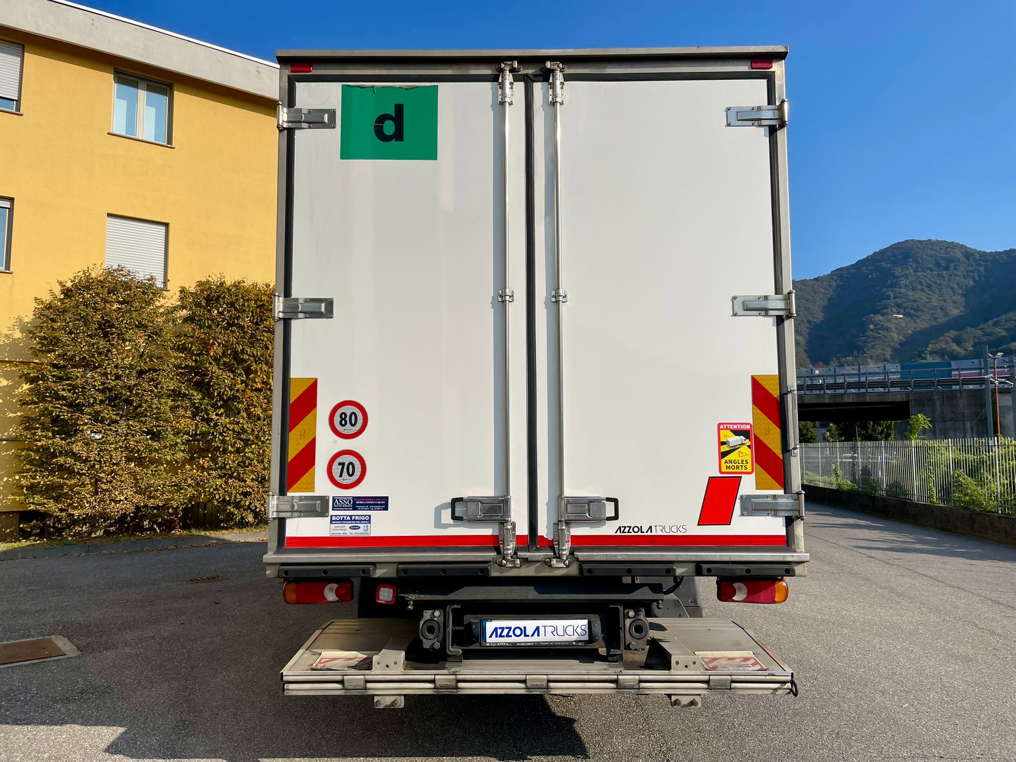 renault midlum isotermico frigo 15 epal motrice 2 assi usata anno 2010