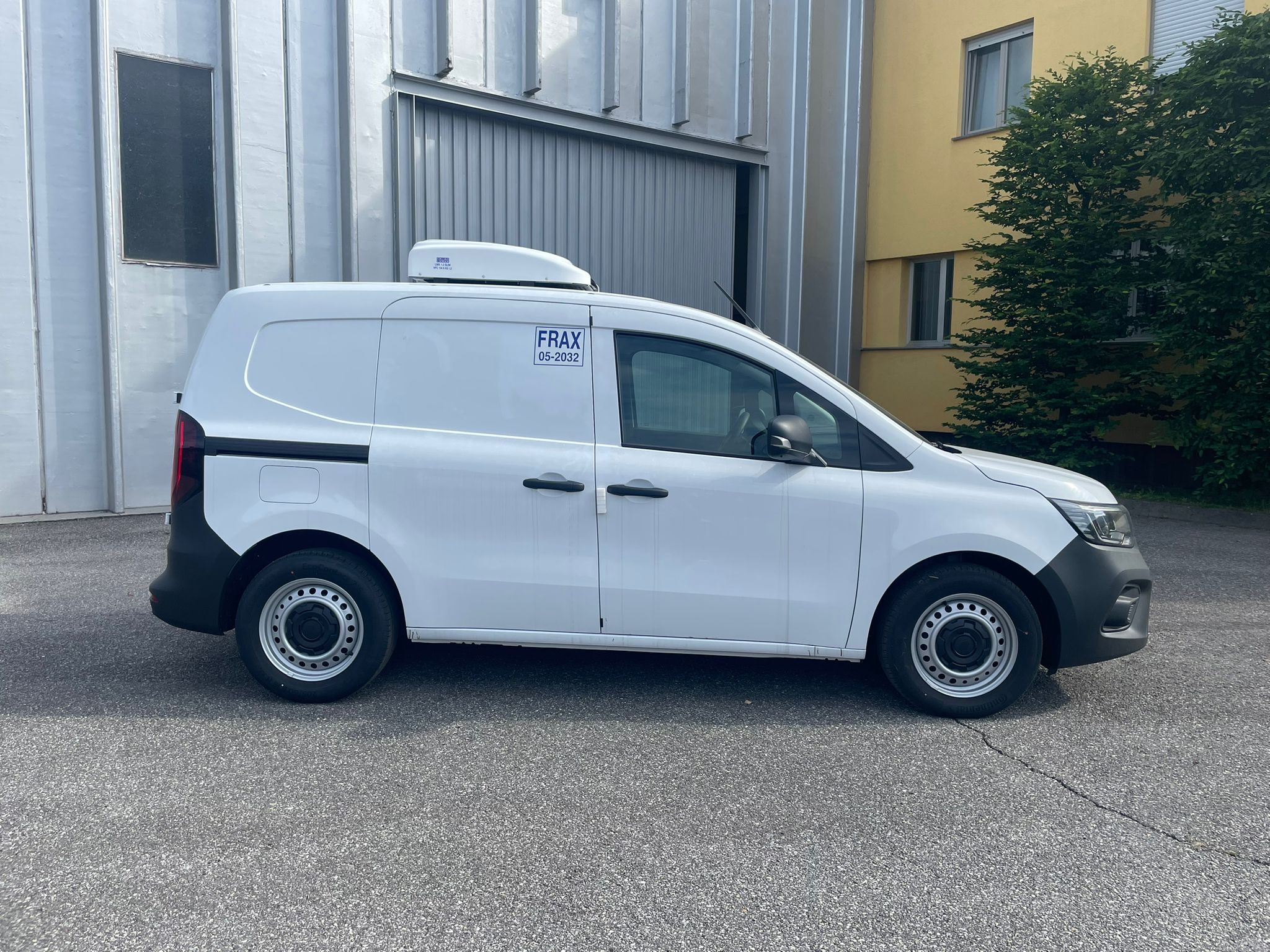 renault kangoo furgone coibentato frigo