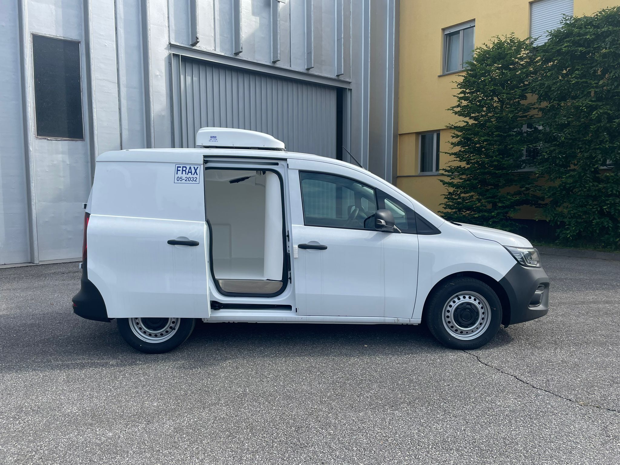 renault kangoo furgone coibentato frigo