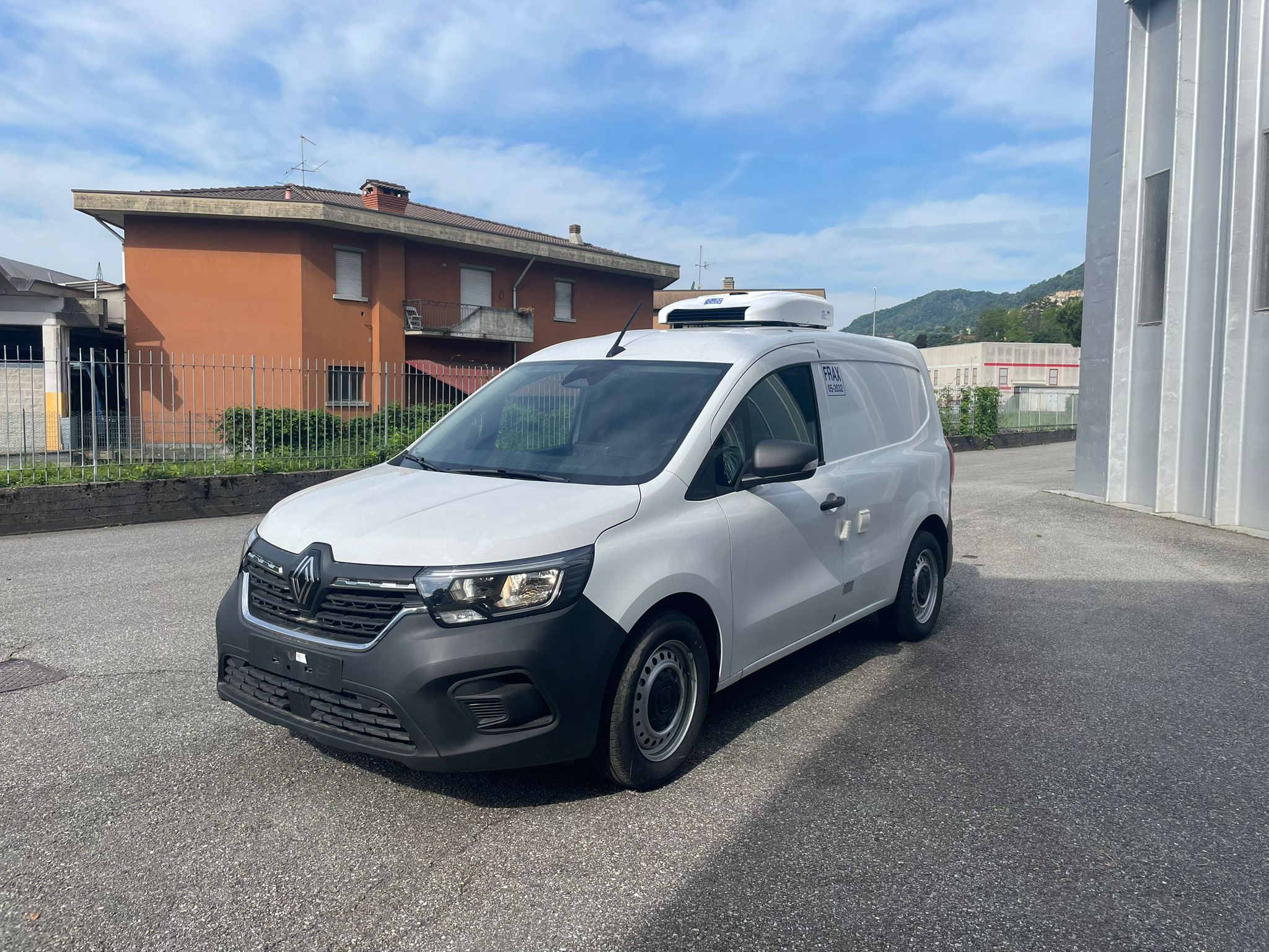 furgone frigo compatto renault kangoo