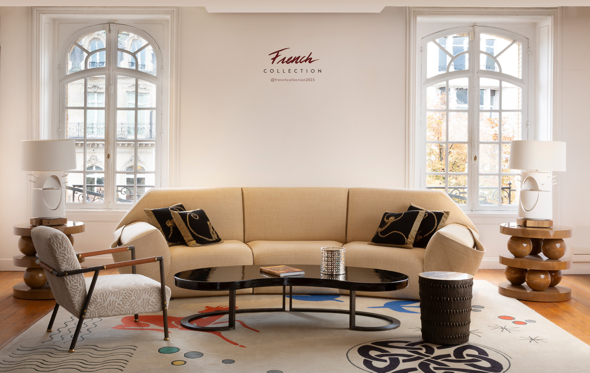 French Collection 2025 : mobilier de l’exposition en pleine page.