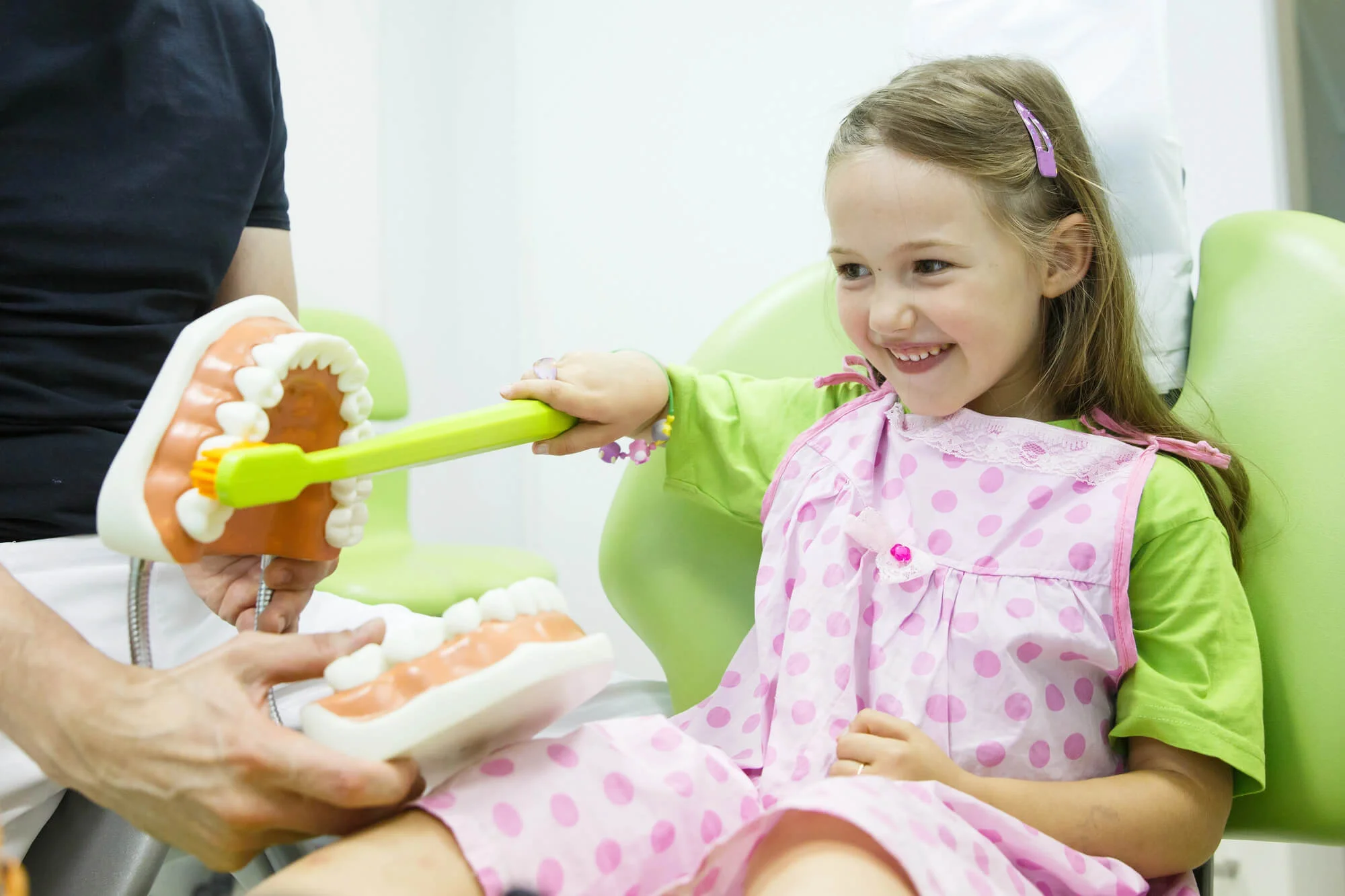 Learning healthy brushing habits – denver pediatric dentistry