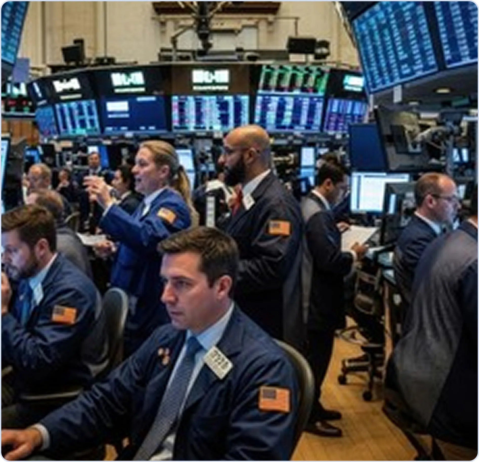 Institutional investors evaluating auto-loan portfolios, illustrating Karus' ability to forecast yield and loss timing before capital is committed.