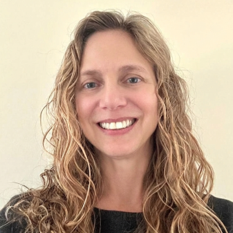 Betsy Mackey, a Mental health therapy postpartum specialist in Lake Bluff, Illinois