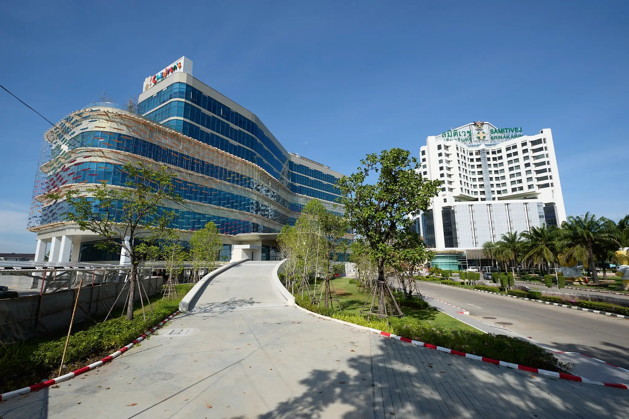 Samitivej Srinakarin Hospital