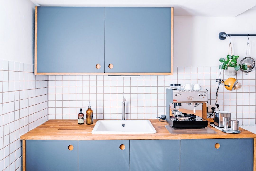 CountBricks: Cost to Paint Kitchen Cabinets Explained