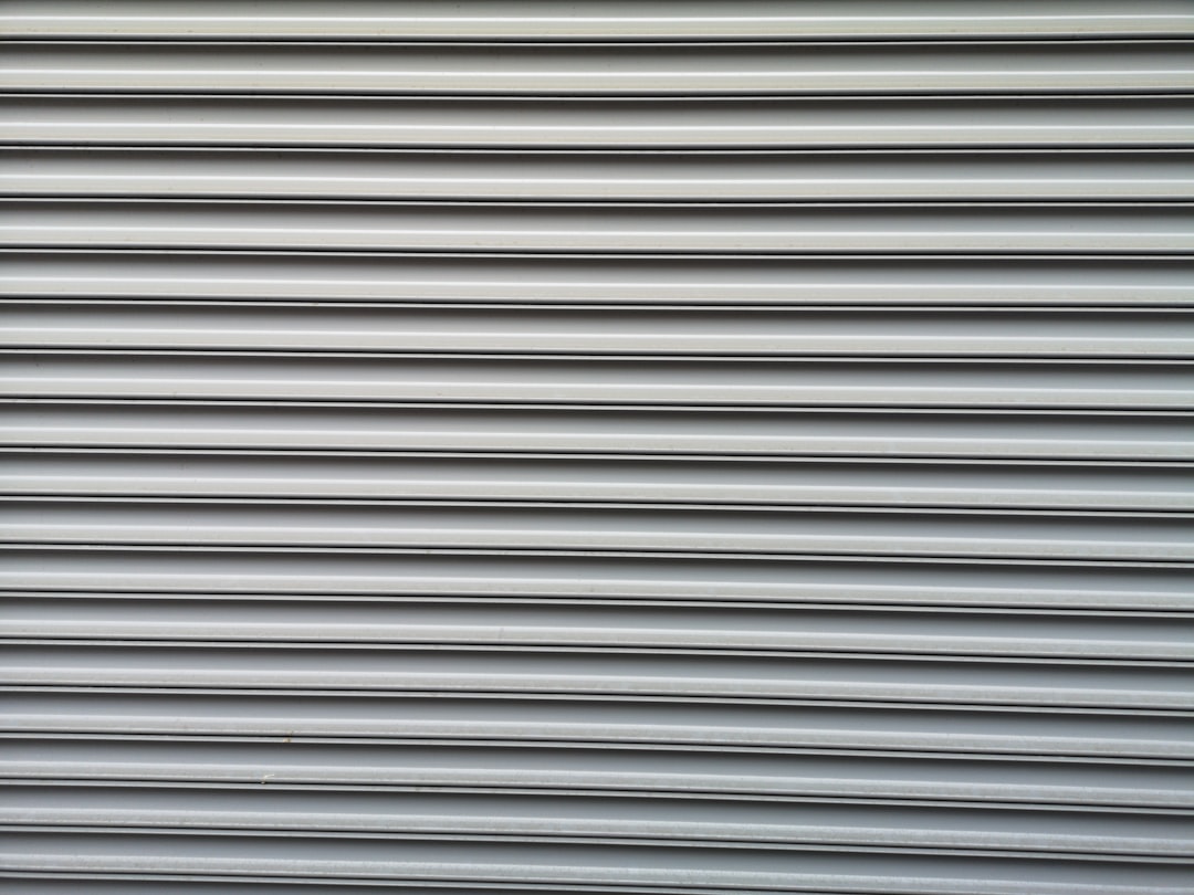 How to Install a Garage Door New Construction | CountBricks