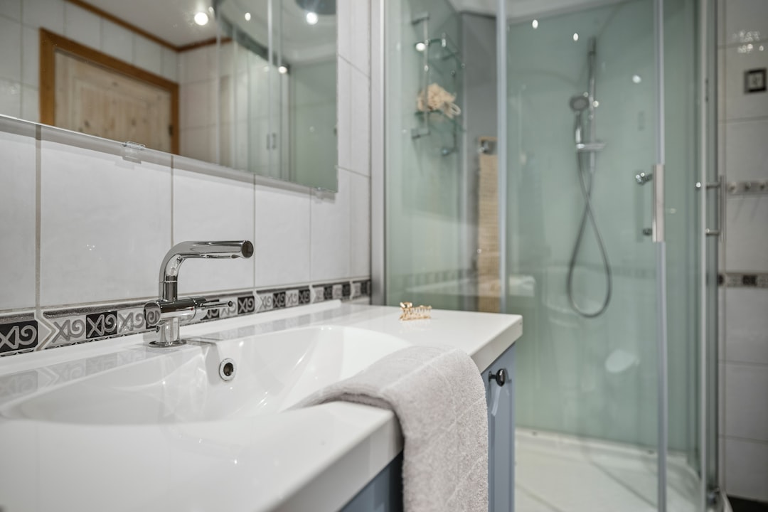 CountBricks: How Much to Reglaze Bathtub Cost Guide